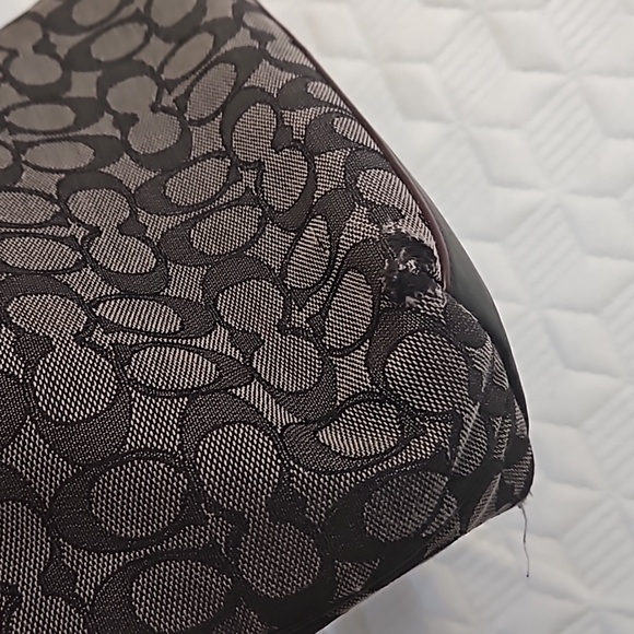 Black coach purse - Picture 5 of 9